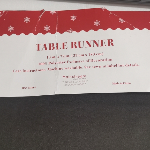 Mainstream Polar Bear Table Runner Holiday Snowflake 13X72 - Picture 3 of 7